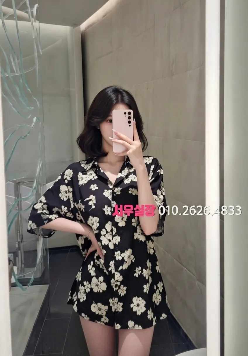 화양동 미러룸 프리미엄 라인업 10번 프로필